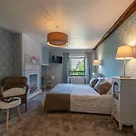 Au Coq Dort Hotel