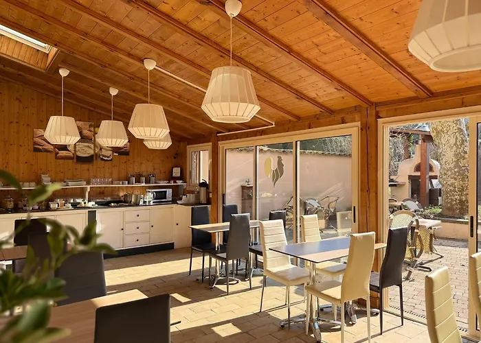 Au Coq Dort Hotel