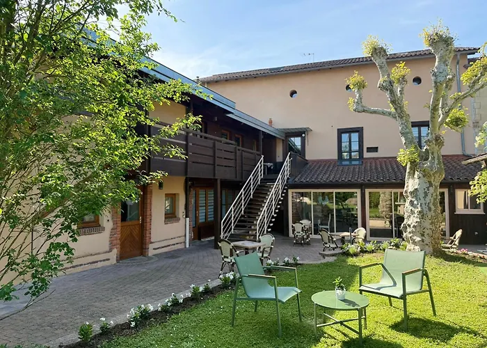 Au Coq Dort Hotel