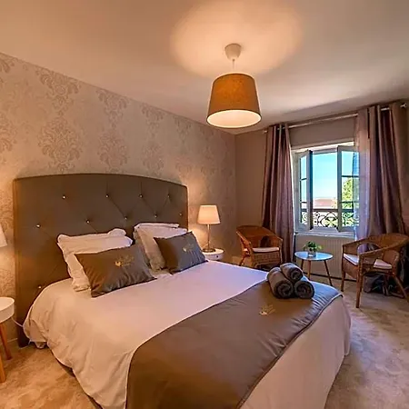 فندق Au Coq Dort ماكاتييو سورْ شالارْ