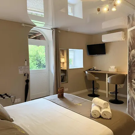 Au Coq Dort Hotel 3*